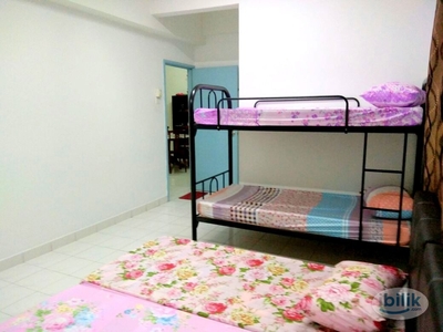 Master Room at Mawar Apartment, Sentul