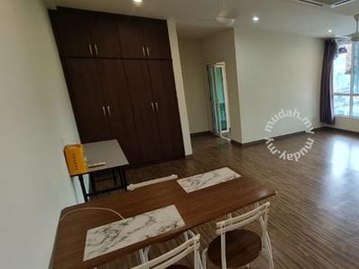 KL Traders Square condo 3+1 rooms FULLY FURNISHED 2 Car park