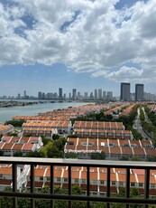 Straits Residence Seaview unit for sale Rm1.65million