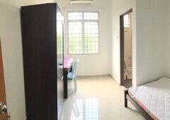 Single Room with own bathroom at Semenyih Broga Hill Taman Tasik Semenyih University of Nottingham