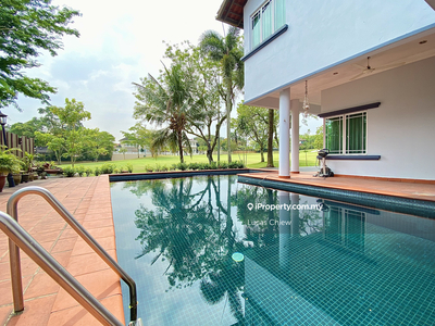2.5-Storey Bungalow with Private Pool and Breathtaking Golf View