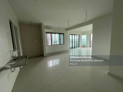 Spacious Unit with Spectacular View Toward KL City!
