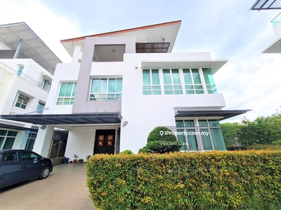 3 Storey Bungalow with Home Lift (Freehold)