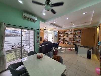 Fully Renovated Townhouse Lower Ground Floor Gated Guarded