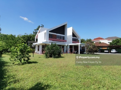 Spacious Bungalow House with land area 14,950 sq ft for Sale