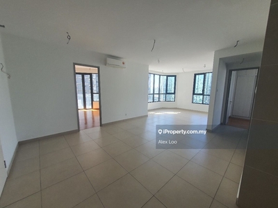Cheap 3 plus 1 bedroom with direct link access to the Gateway Mall