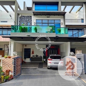 Taman Putra Pogun / Three Storey Terrrace Villa / Fully Furnished