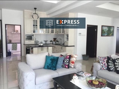 English theme fully Furnished 3 Bedrooms Unit at Serene Heights Condo