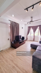 Freehold fully furnished unit at Goodyear Court 9