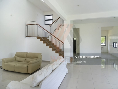 Lucent 25.7 superlink house for sale, pm now for viewing