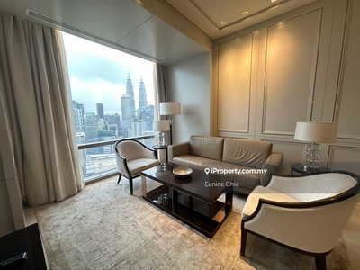 Luxury residence next to Pavilion shopping mall , facing KLCC Freehold