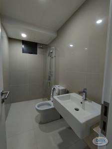 Middle Room (Female Unit) at United Point Residence, Kepong