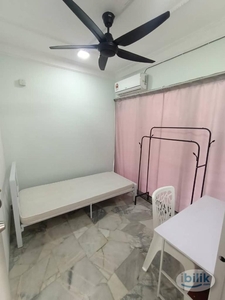 one month deposit only , single room , with free high speed wifi , amazing location 10mint lrt/mrt, 8mint bus stop ,