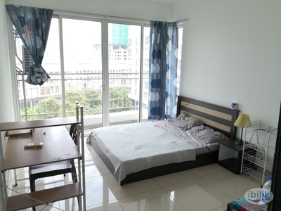 Private Bathroom Queen Bed with AC at Pacific Place, Ara Damansara