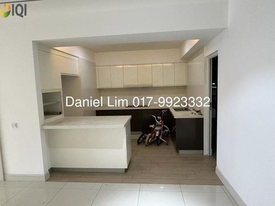 Royalle Condominium @ North Kiara Partly Furnished For Rent