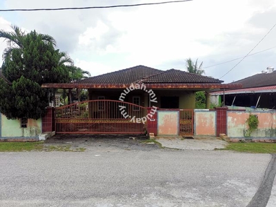 Single Storey Detached House At Desa Manjung Point, Lumut, Perak.