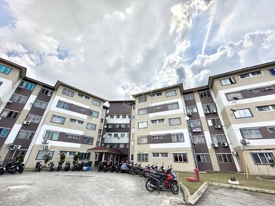 Apartment Dahlia Level 4 with LIFT, Saujana Utama 2 Sungai Buloh