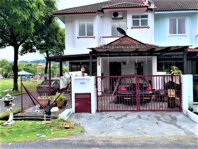 Basic end lot 2-storey link house next to park for sale