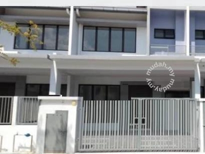 Basic & Partly Furnished Double Storey Terrace M Aruna Saujana Rawang