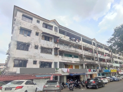 BELOW Market [-33%] Taman Intan Baiduri Apartment, Low Cost [4 min to Selayang Mall & Mydin Selayang; 5 min to Selayang Capitol Kompleks]
