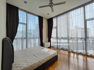 Bukit Ceylon Area , 3 Bedroom Corner unit for Sales