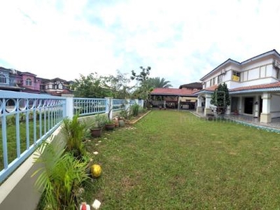 Bukit indah 2 storey house Corner with BIG Land For Rent