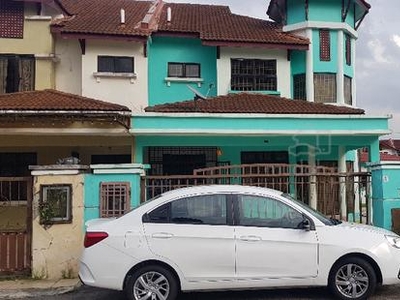 Double storey house for rental in Jalan Rimbun Bandar Seri Alam