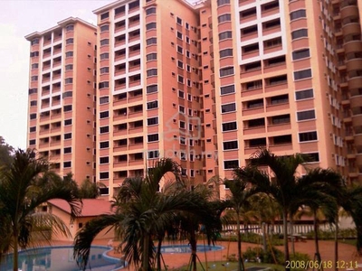 ( P/FURNISHED ) MURAHH + 4 AIRCOND + NEAR LRT Putra Villa Condominium