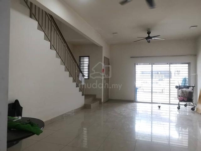 Saujana Putra 2 Storey house 4rooms Open to Family/workers & nonlocal