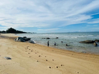 Tanah tepi pantai Bari Setiu Terengganu