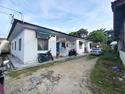 Tanah Ujong Pasir , Near Bandar Hilir, 9 buah rumah, 0.335 ekar