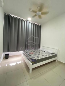 Twin Tower / Master Bedroom with Toilet / 5min CIQ / New Unit