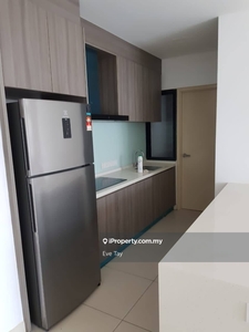 V Residence 2, Walking distance to Sunway Velocity Shopping Mall