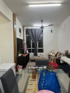 3-bedroom unit for rental with nice furnishings