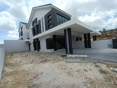 Brand New Double Storey Semi-D House In Lahat For Sales