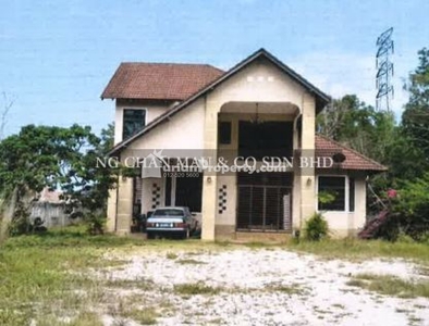 Bungalow House For Auction at Pekan