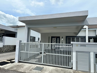 End lot with auto gate