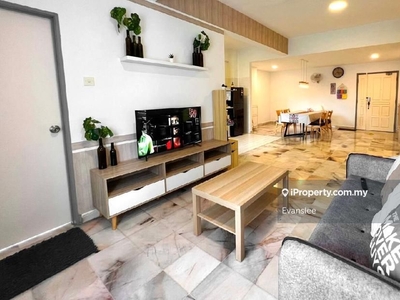 Fully Renovated, Modern ID Interior, Furnished 2-Room Condo for Rent