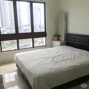 LADIES ONLY LOW DEPOSIT PROMO FULLY FURNISH Master Room @Palm Spring Condo 10min Walk to MRT Surian