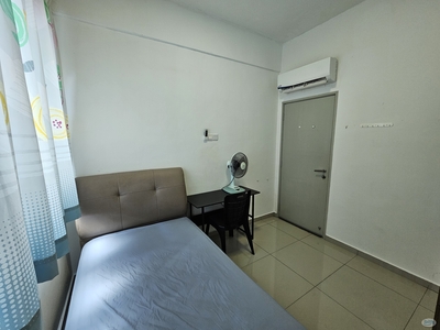 Promenade Aircond furnished Balcony Middle Room include utilities shared bathroom MIX GENDER
