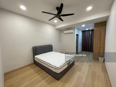 Room for rent with attached bathroom in Sri Suria Bukit Rimau