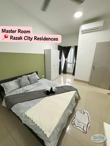 Wow!! Modern Cozy Master Room with Private Bathroom at Razak City Residences