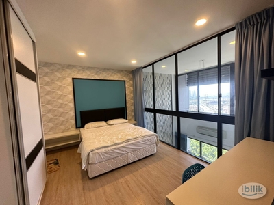 [ Bandar Sunway D'Latour ] Fully Furnished Master Bedroom with A/C & Fan & Private Bathroom for Rent !!!! Beside Taylor Lakeside only !!!