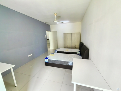 PV15 Condo Master Room For Rent 大房出租,包水电Wifi, 家私