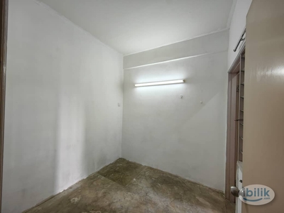 Small Room for Rent at Menara Alpha Condo