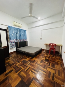 Fully Furnish Big Middle Room at Ridzuan Condominium, Bandar Sunway