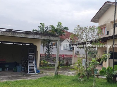 Bungalow House For Sale at Taman Paramount