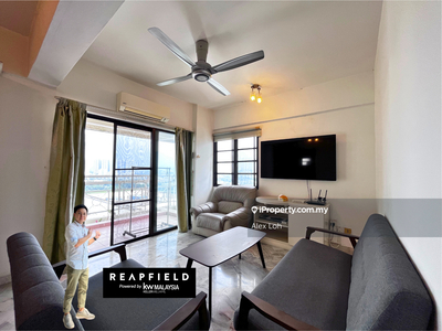 Great Condition Corner Unit Resort Condo with 118 & Lakeside Views