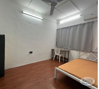 ✨Limited female unit Middle Room for rent at SS2, Petaling Jaya✨