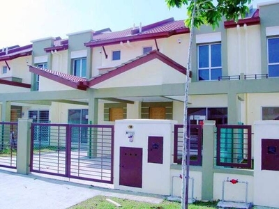 NICE Double Storey Terrace Setia Alam for Rent